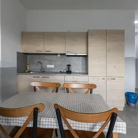 Lejlighed Boardinghouse Kayser Guenstige Monteursunterkunft, Monteurwohnung In Bei Frankfurt Am Main Und Aschaffenburg, Kostenfreie Parkplaetze!